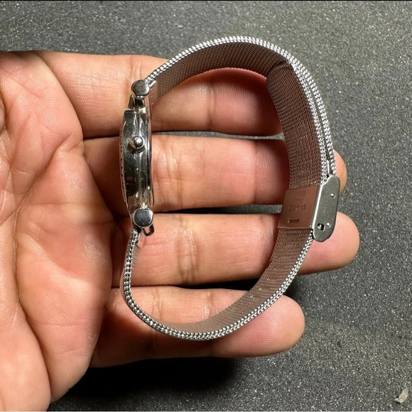 Hamlin Ultra Thin Ladies Quartz Watch Silver Tone Diamond Accent Dial Working - Picture 5 of 10